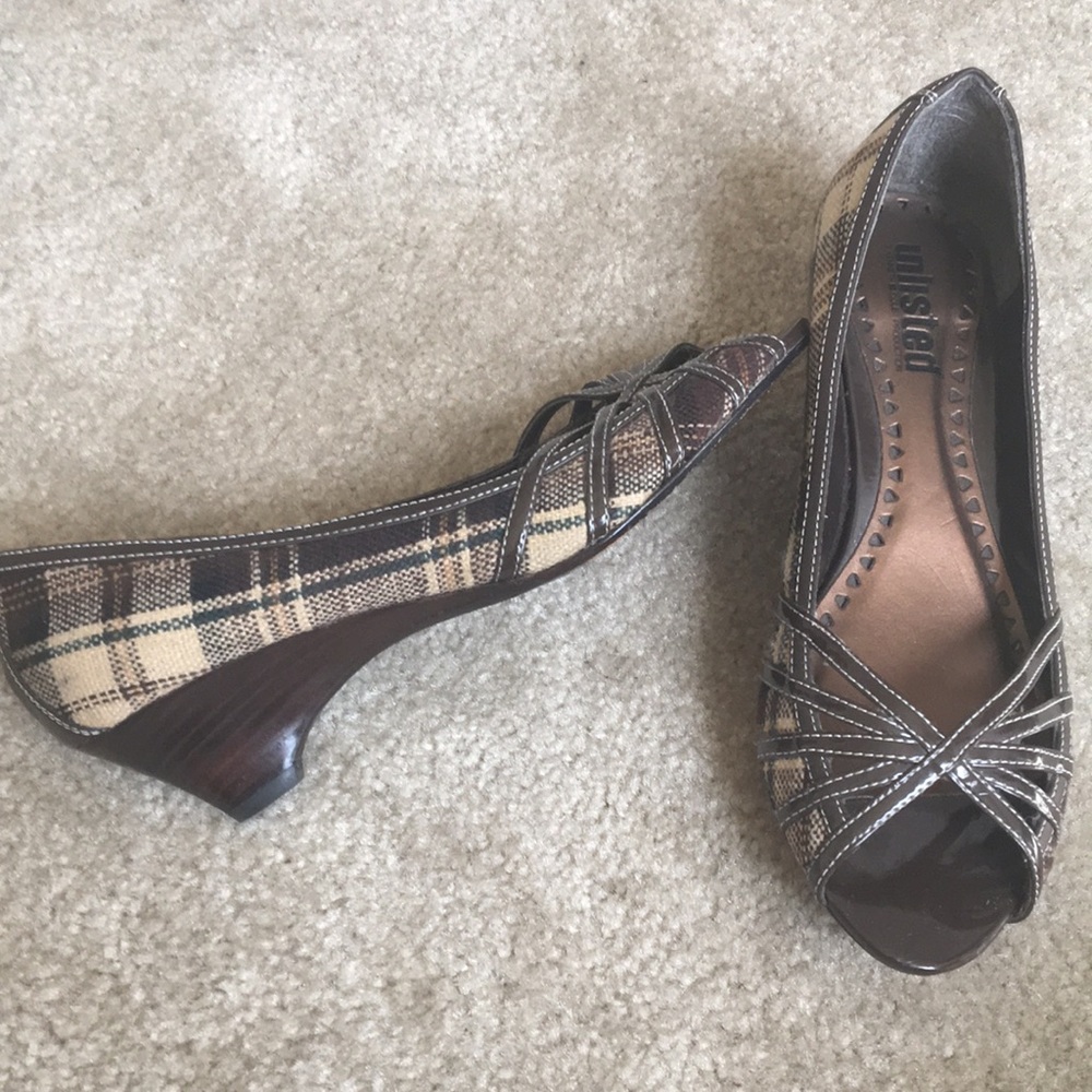 Unlisted Brown plaid peep toe wedge shoe size 7